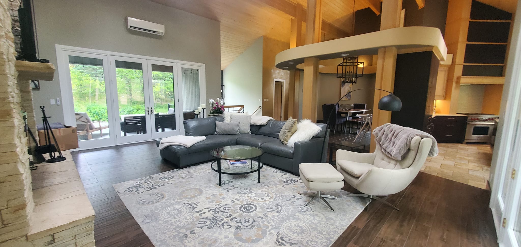 Living Area Deep Cleaning